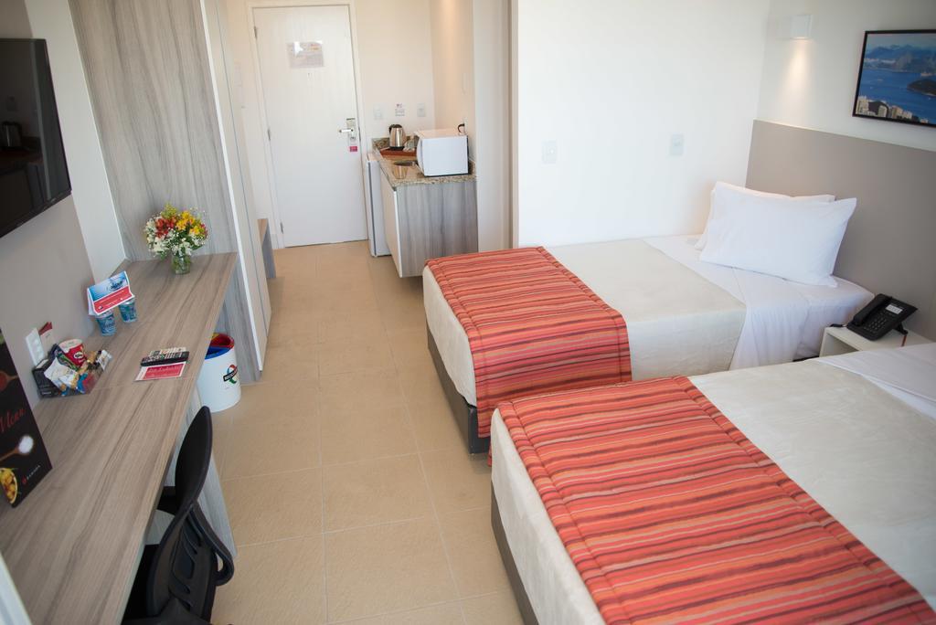 Ramada By Wyndham Macae Hotel & Suites מראה חיצוני תמונה